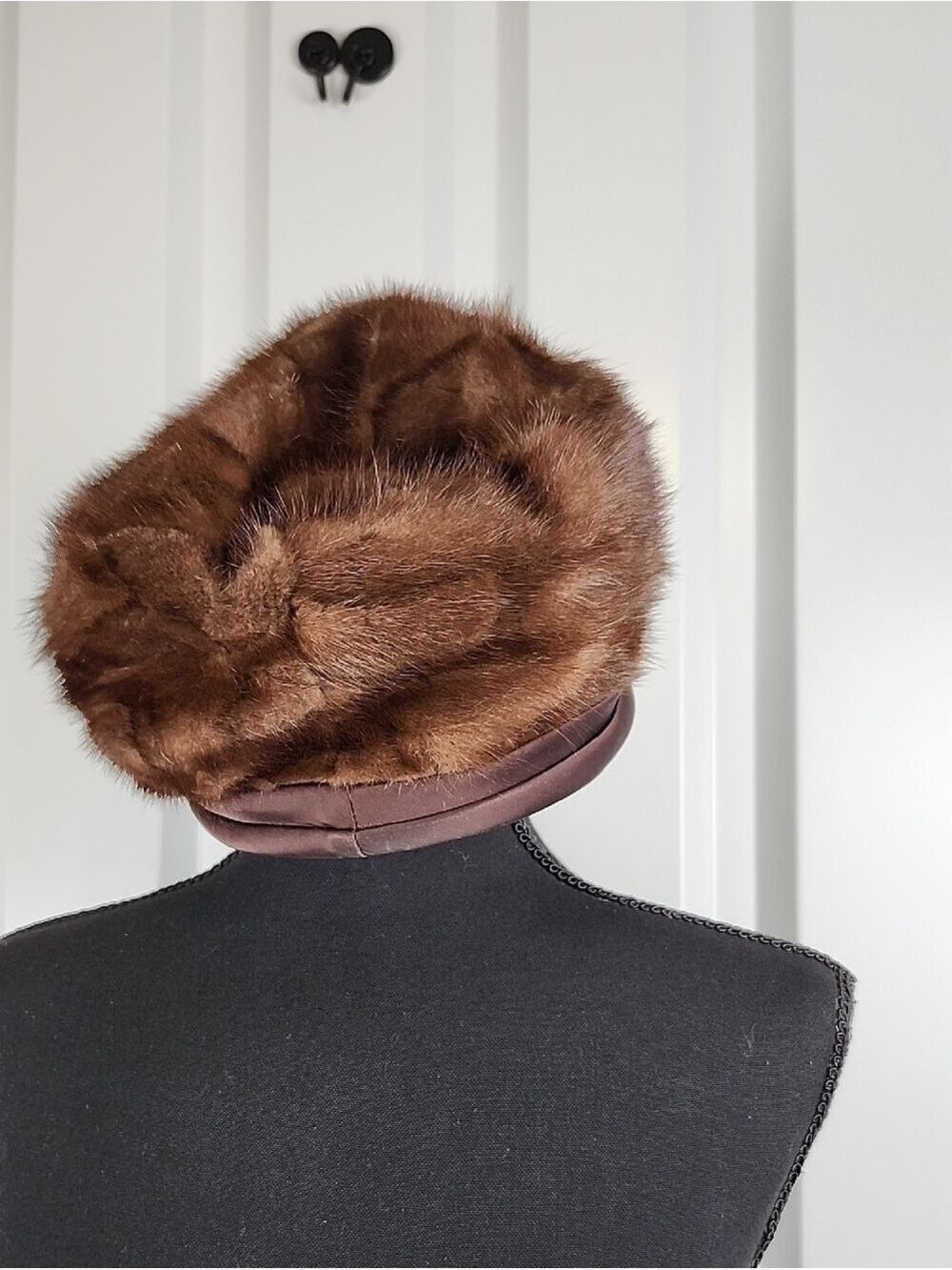 Vintage designed by Lora Brown Mink Fur Pillbox Hat Beret 24" Around Hat Band - Picture 2 of 9